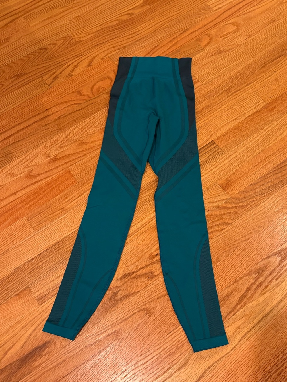 Sweaty Betty Teal and Dark Teal Performance Leggings